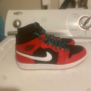 Air Jordan 1 mid top size 11